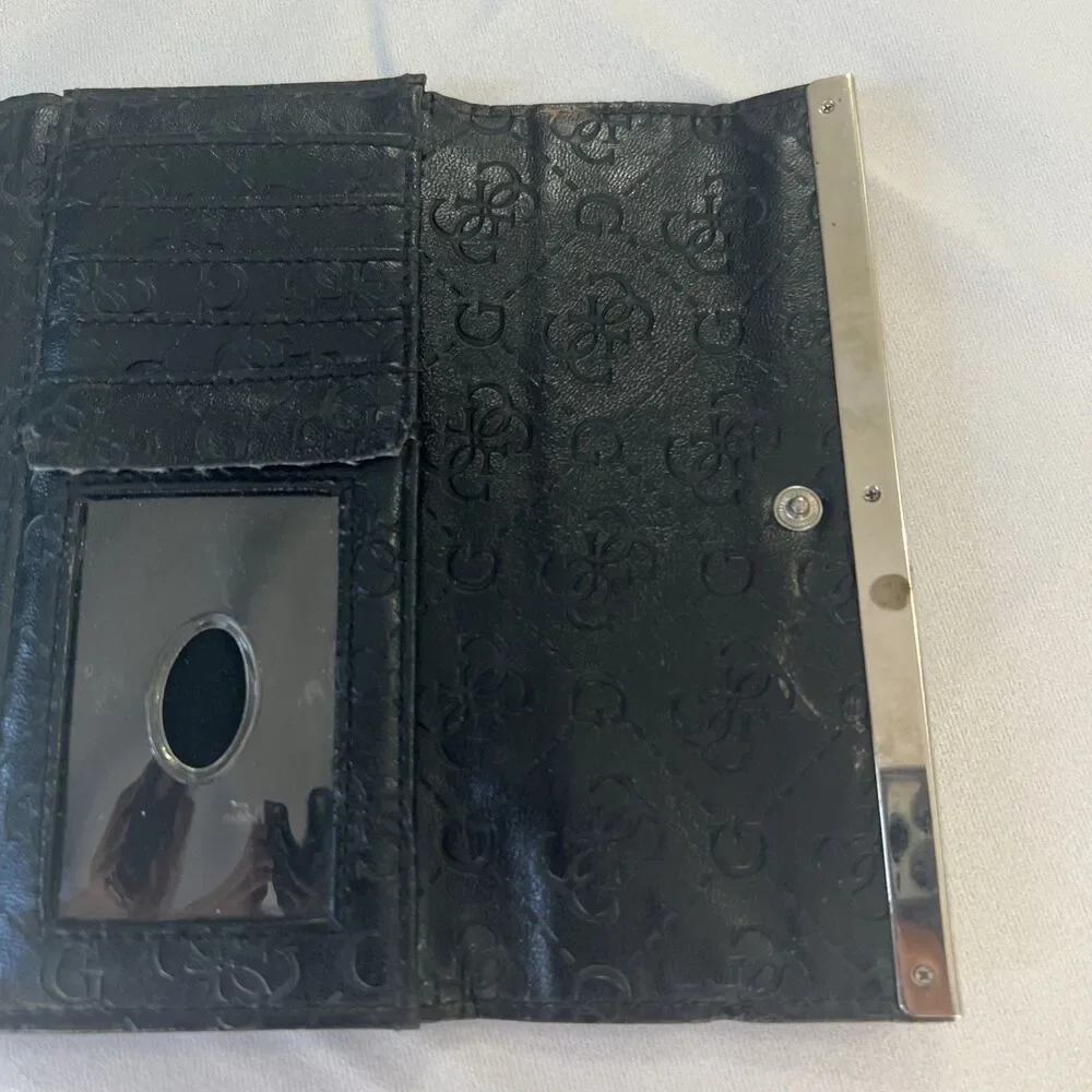 GUESS Wallet Women's Wallet With‎ Chrome In Front